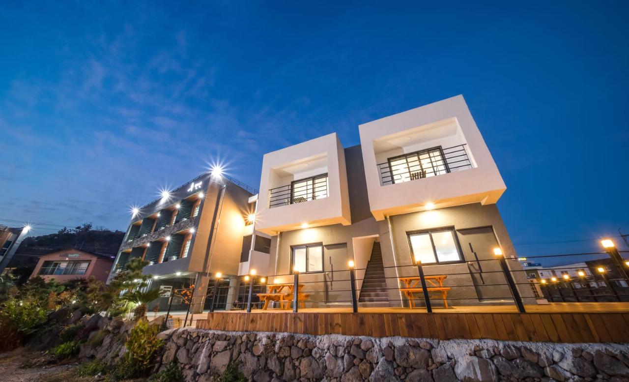 Jeju Soo Pension Seogwipo Exteriör bild